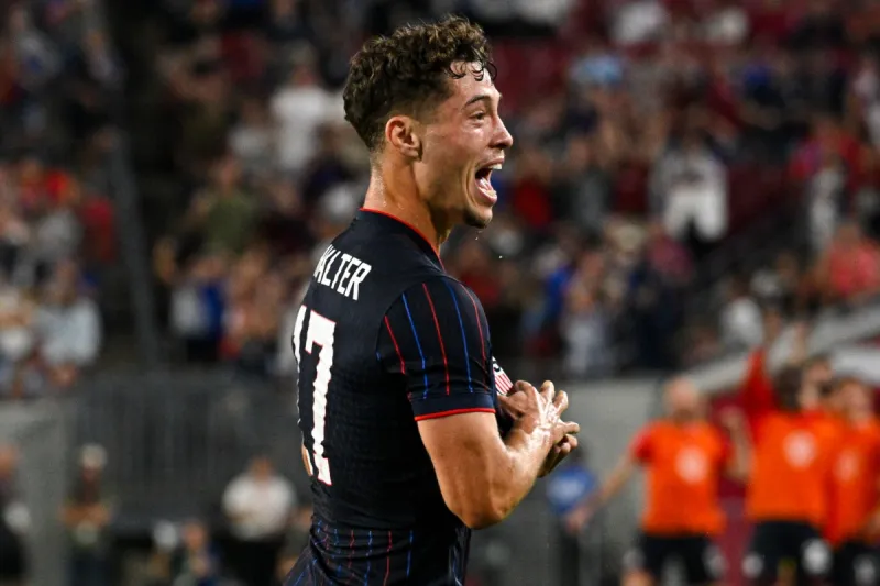 أداء مذهل يغيّر مجرى المباراة.. ماذا فعل سيباستيان برهالتر ضد أوروغواي؟ (فيديو)