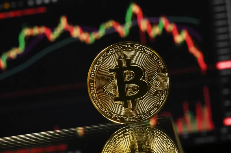 بعد أسابيع من التراجع.. بيتكوين تعود لقيادة مكاسب سوق العملات الرقمية