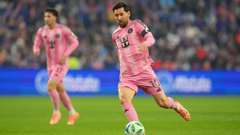 ليونيل ميسي يتجاوز كريستيانو رونالدو.. ماذا فعل؟ (فيديو)