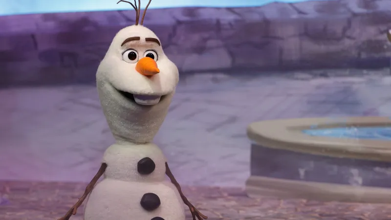 ديزني تُحيي "أولاف" في الواقع.. روبوت "فروزن" يمشي ويتحدث بذكاء (فيديو)