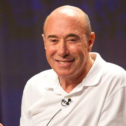 صفقة وارنر براذرز تُضاعف أرباح ديفيد غيفن إلى نصف مليار دولار