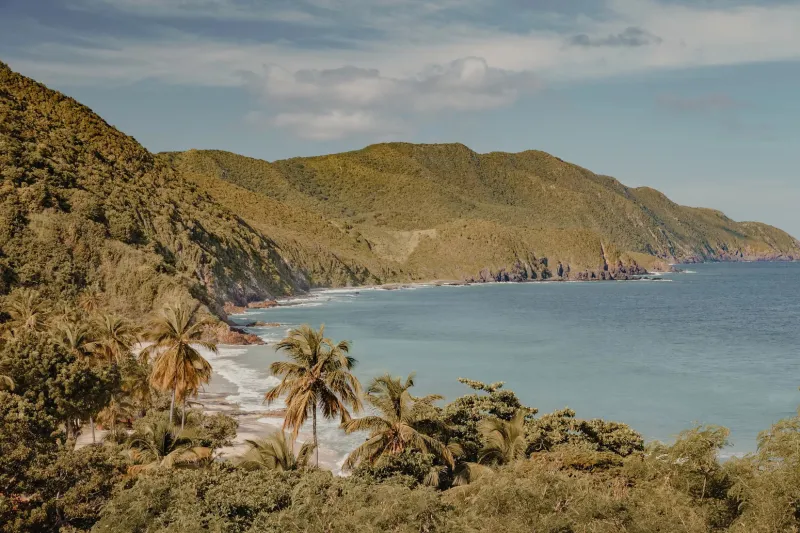 سحر الكاريبي: من شواطئ البهاما إلى مغامرات أوشن كاي الفاخرة