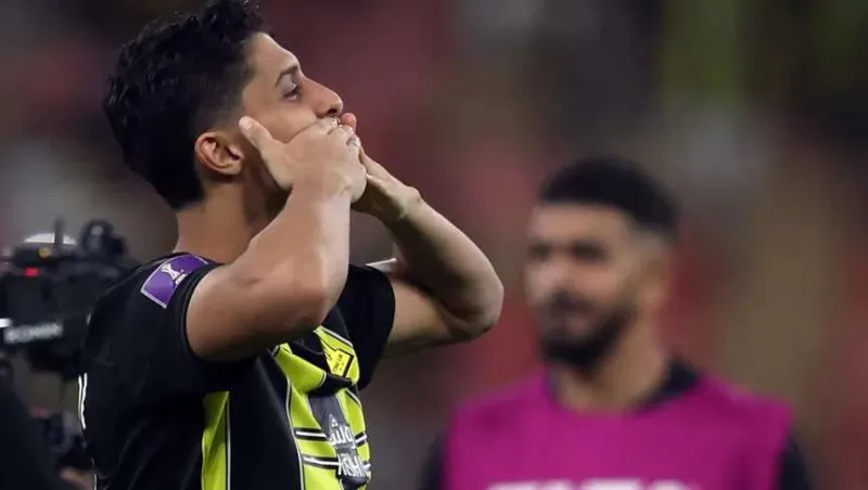 ريمونتادا تاريخية.. الاتحاد يعود من التأخر برباعية إلى تعادل مثير أمام الخليج (فيديو) 