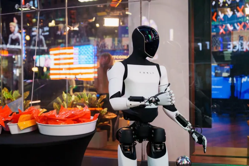 إيلون ماسك: روبوتات أوبتيموس ستبني نفسها.. والعمل سيصبح اختياريًا 