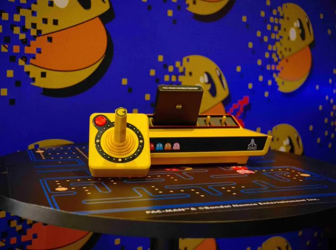الجهاز الأسطورة أتاري 2600 بلس Pac-Man يعود بروح الثمانينيات وتحديثات مذهلة
