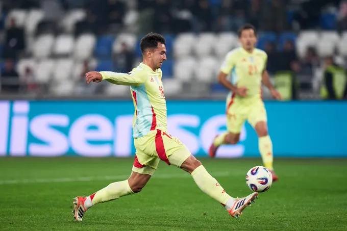 قمة إشبيلية: التشكيل المتوقع وصراع الصدارة بين إسبانبا وتركيا