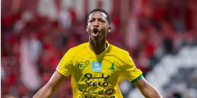 الهلال يعزز دفاعه في يناير.. صفقة مراد هوساوي تقترب من الحسم