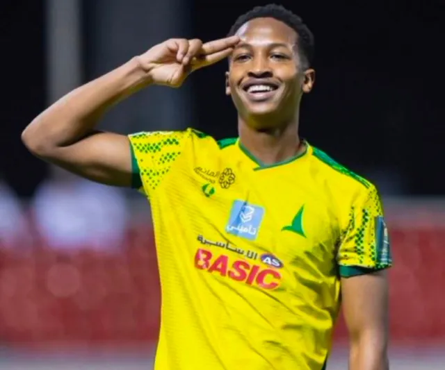 هل تقدّم الهلال بعرض بـ100 مليون ريال لضم مدافع الخليج؟ مدير الكرة يوضّح (فيديو)