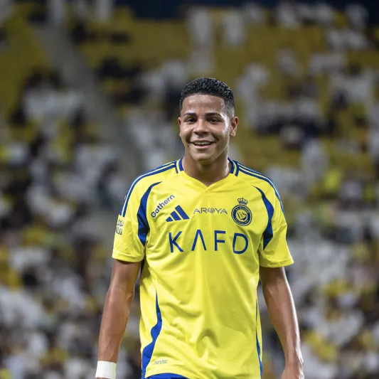 بعد شائعات البرازيل.. تيكسيرا يختار طريق الاحتراف بعيدًا عن التوقعات!