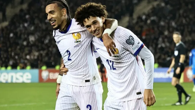 ديشان يبدع بالبدلاء.. فرنسا تقلب الطاولة على أذربيجان وتصعد لكأس العالم (فيديو) 