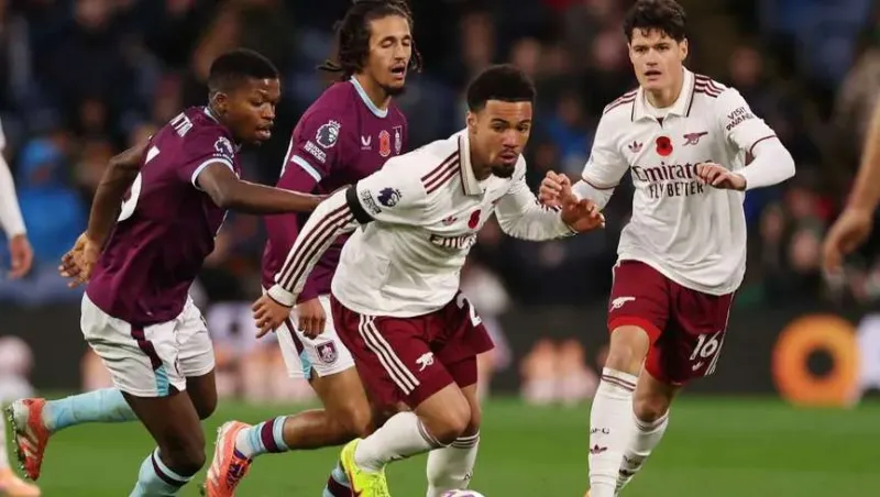 أرسنال يواصل تألقه ويتفوق على بيرنلي بثنائية نظيفة في البريميرليغ (فيديو)