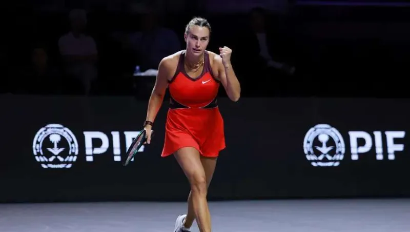 سابالينكا تبدأ مشوارها في نهائيات التنس بالرياض بانتصار ساحق على باوليني (فيديو)