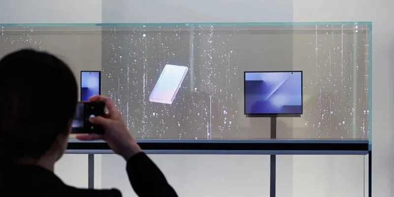 هل يصدر هاتف Samsung Galaxy Z TriFold في السعودية قريبًا؟