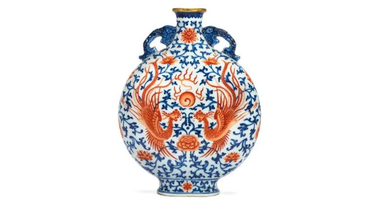 قارورة فينيق نادرة تجمع بين الفن والأسطورة وتُباع بسعر مذهل