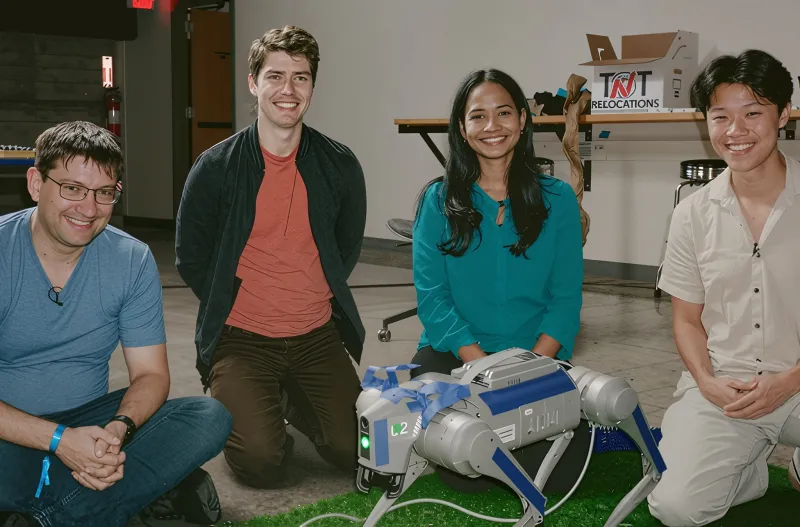 تجربة تظهر قدرة الذكاء الاصطناعي كلود على مساعدة البشر في التحكم في الروبوتات