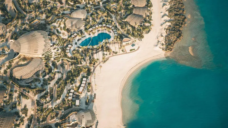 بثلاثة منتجعات عالميّة.. جزيرة شورى تنطلق نحو ريادة السياحة في البحر الأحمر