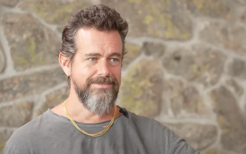 من ريادة الأعمال إلى الفن والرياضة… ميلاد نجوم يضيء يوم الرجل العالمي