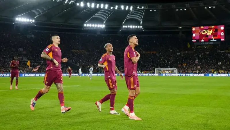 روما يواصل انتفاضته ويقتنص صدارة الدوري الإيطالي من ميلان (فيديو) 