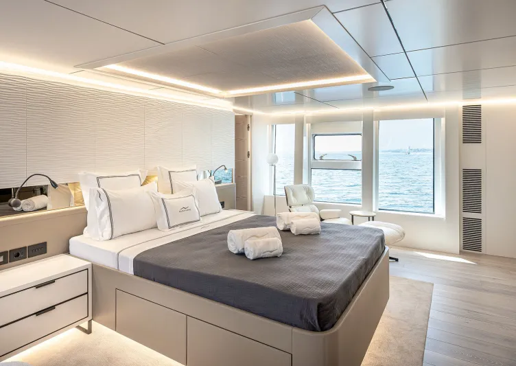 نظرة أولى على يخت Numarine 40MXP Miouch.. رفاهية عابرة للمحيطات (صور)