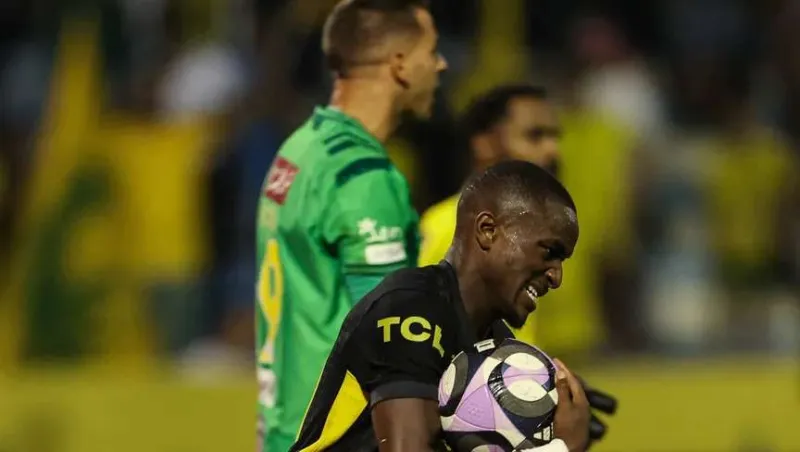 التشكيلة المثالية للجولة السابعة من دوري روشن.. ديابي وفورتونيس يتألقان