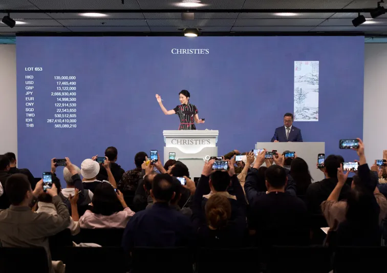مزادات كريستيز هونغ كونغ تسجل أرقامًا قياسية في أسبوع الفن الآسيوي