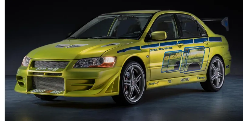 من الشّاشة إلى المطرقة.. أساطير السيارات السينمائية تخطف الأضواء في مزادٍ عالمي