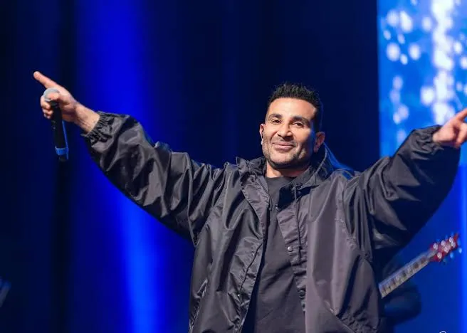 بعد حادث السخنة.. الظهور الأول لأحمد سعد من المستشفى (فيديو)