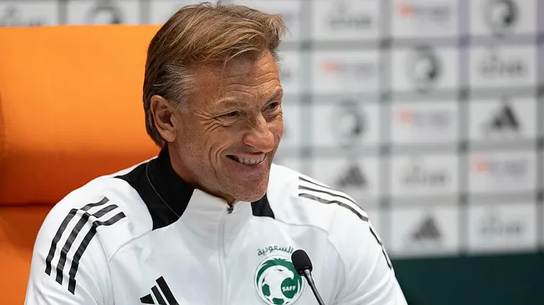 رينارد يتحدث عن لقاء المنتخبين السعودي والجزائري.. ماذا قال؟  