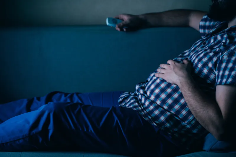 هل يضر الوزن الزائد بأذنك؟ دراسة تربط السمنة بطنين الأذن المزمن