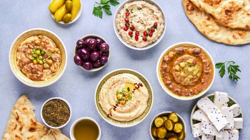 توقيت العشاء خلال الشتاء قد يغيّر صحتك.. ما الوقت الأنسب؟