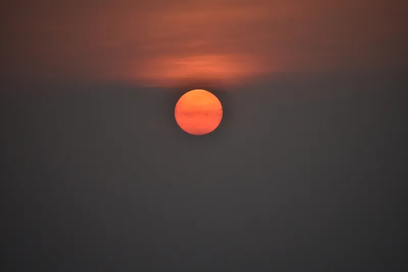 اختفاء الشمس.. ظاهرة فريدة تحبس مدينة كاملة في الظلام 65 يومًا