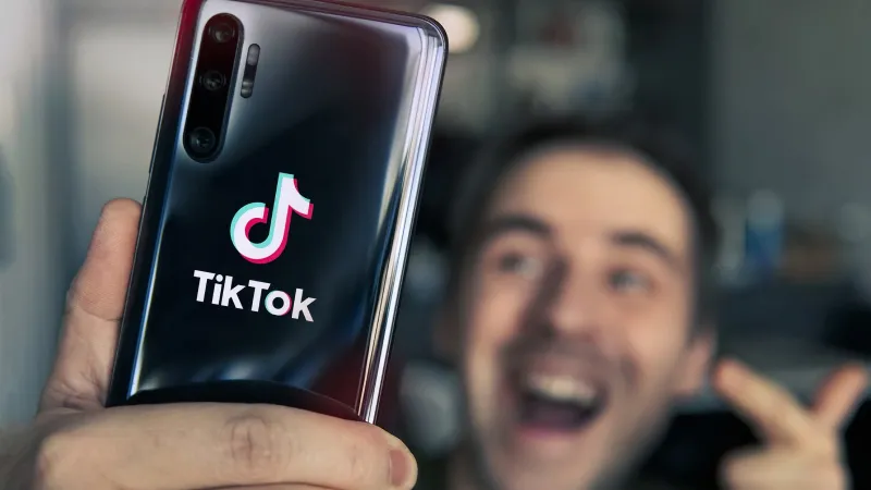 دراسة تكشف تأثير "الريلز" على الانتباه والدماغ