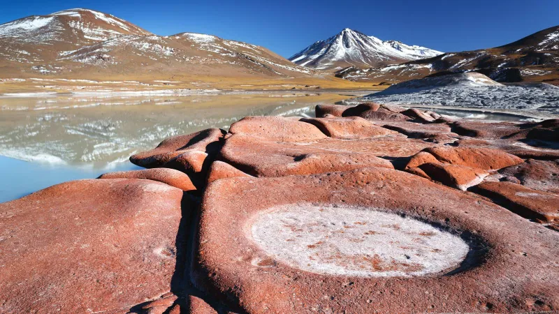 بعد قرون من الغموض: العلماء يقتربون من حل لغز "ثقوب الأنديز"