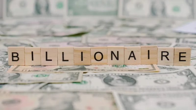 4 تريليونات دولار في يد 29 إنسانًا.. من يحكم اقتصاد العالم من وراء الكواليس؟