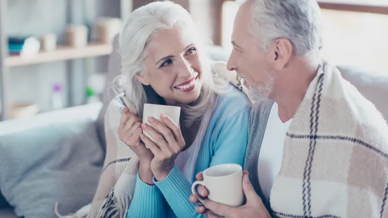 كيف يعزز الامتنان السعادة الزوجية؟ دراسة تشرح الآلية النفسية