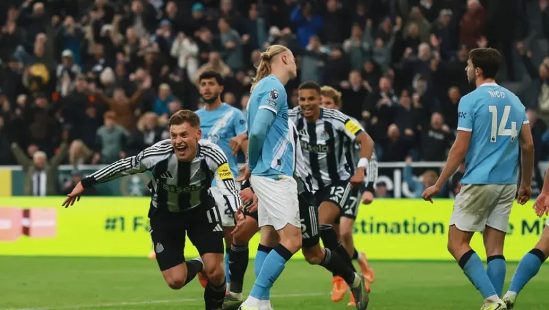 مانشستر سيتي يسقط أمام نيوكاسل ويتجمد في المركز الثالث (فيديو) 