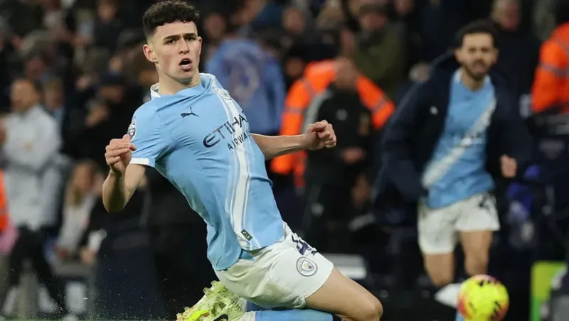 مانشستر سيتي يتخطى ليدز بصعوبة في الوقت بدل الضائع (فيديو)