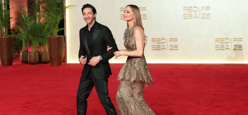 السينما تضيء جدة التاريخية.. 50 صورة توثق لحظات افتتاح مهرجان البحر الأحمر السينمائي