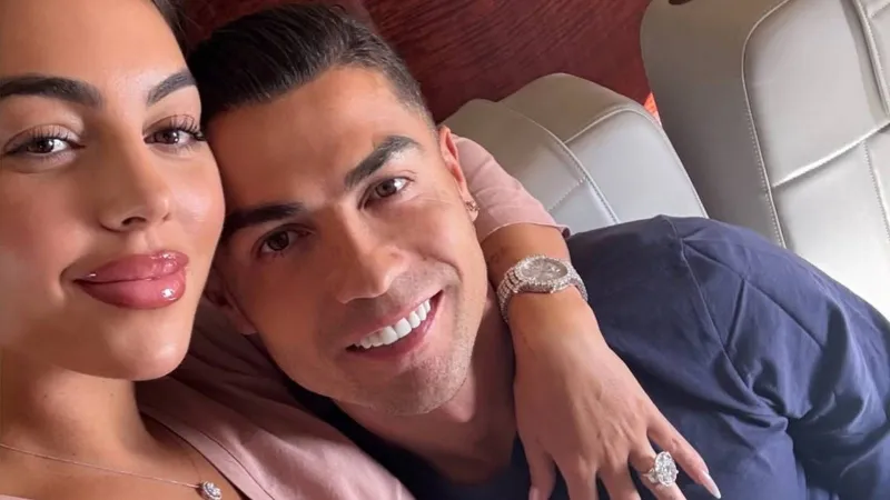 جورجينا رودريغيز تمازح رونالدو: "خاتم الخطوبة الماسي؟ أقل ما يمكن أن يقدمه!"