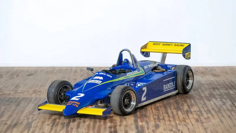 بسعر يصل لـ850 ألف دولار.. سيارة رالت RT3 لأسطورة السباقات آيرتون سينا في مزاد علني