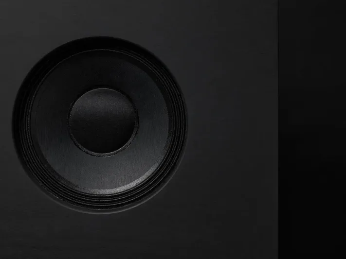 مكبرات Nocs الجديدة.. إلهام تكعيبي يتحدى التصاميم التقليدية