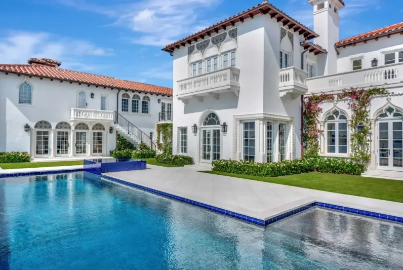 "منزل الأحلام" في بالم بيتش يُعرض للبيع بسعر قياسي