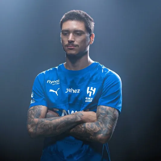 هل بات داروين نونيز قريبًا من الرحيل عن الهلال؟