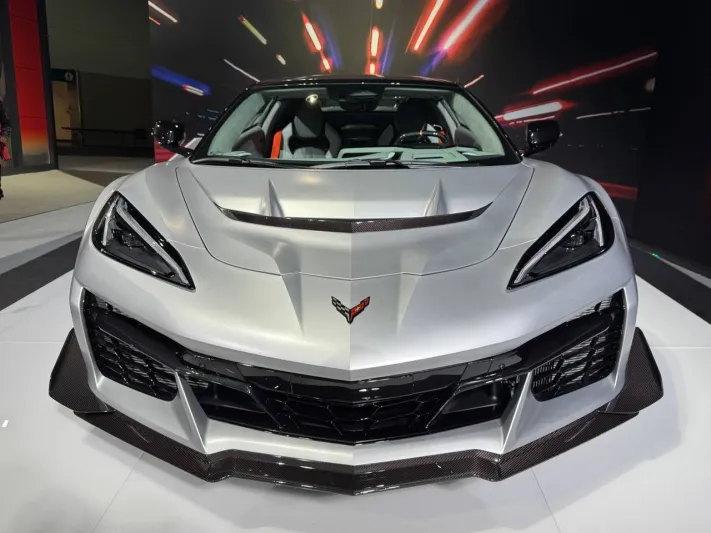 شيفروليه كورفيت تستعد لمحرك V-8 بسعة 6.7 لتر