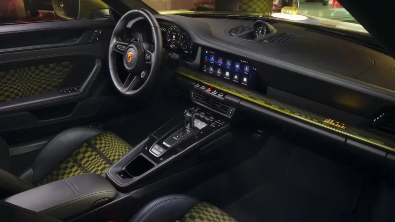 من الستينيات إلى اليوم… بورشه تعيد الحياة لنقوشها التراثية المميزة