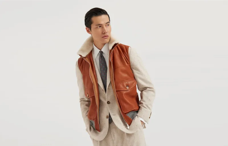 ما بين النار والفخامة: البرتقالي الداكن أيقونة الأناقة لعام 2025