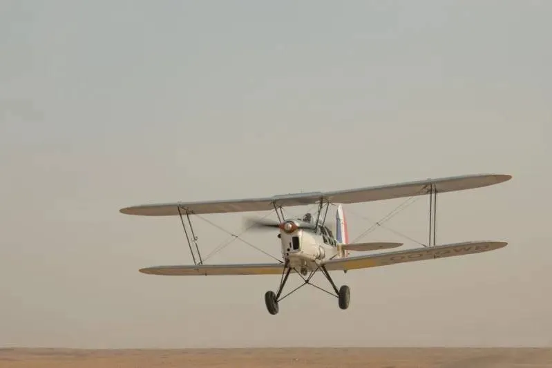 الجناح الأيسر للطائرة احتك بالأرض.. هبوط اضطراري في مطار بارانكويلا بكولومبيا (فيديو)