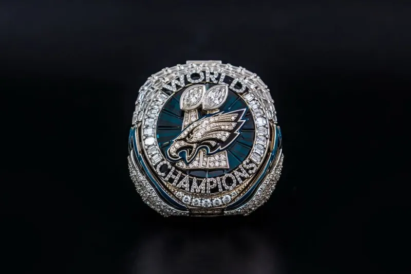 خاتم سوبر بول نادر للاعب لم يشارك في المباريات يُباع بسعر مذهل في مزاد!