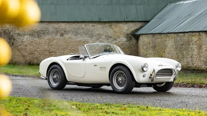 أيقونة الكلاسيكيات.. شيلبي 289 كوبرا تصل إلى مزاد باريس بهذا السعر