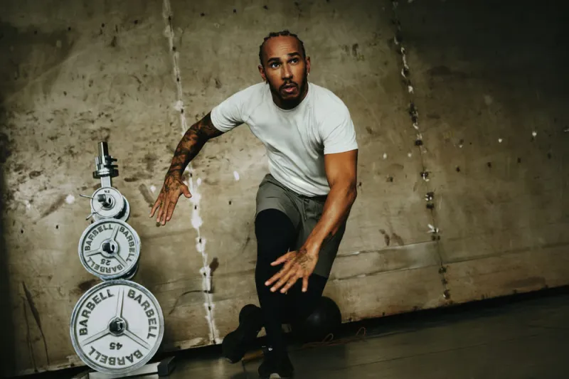 لولوليمون تطلق مجموعة Train الشتوية بمشاركة لويس هاميلتون (فيديو)